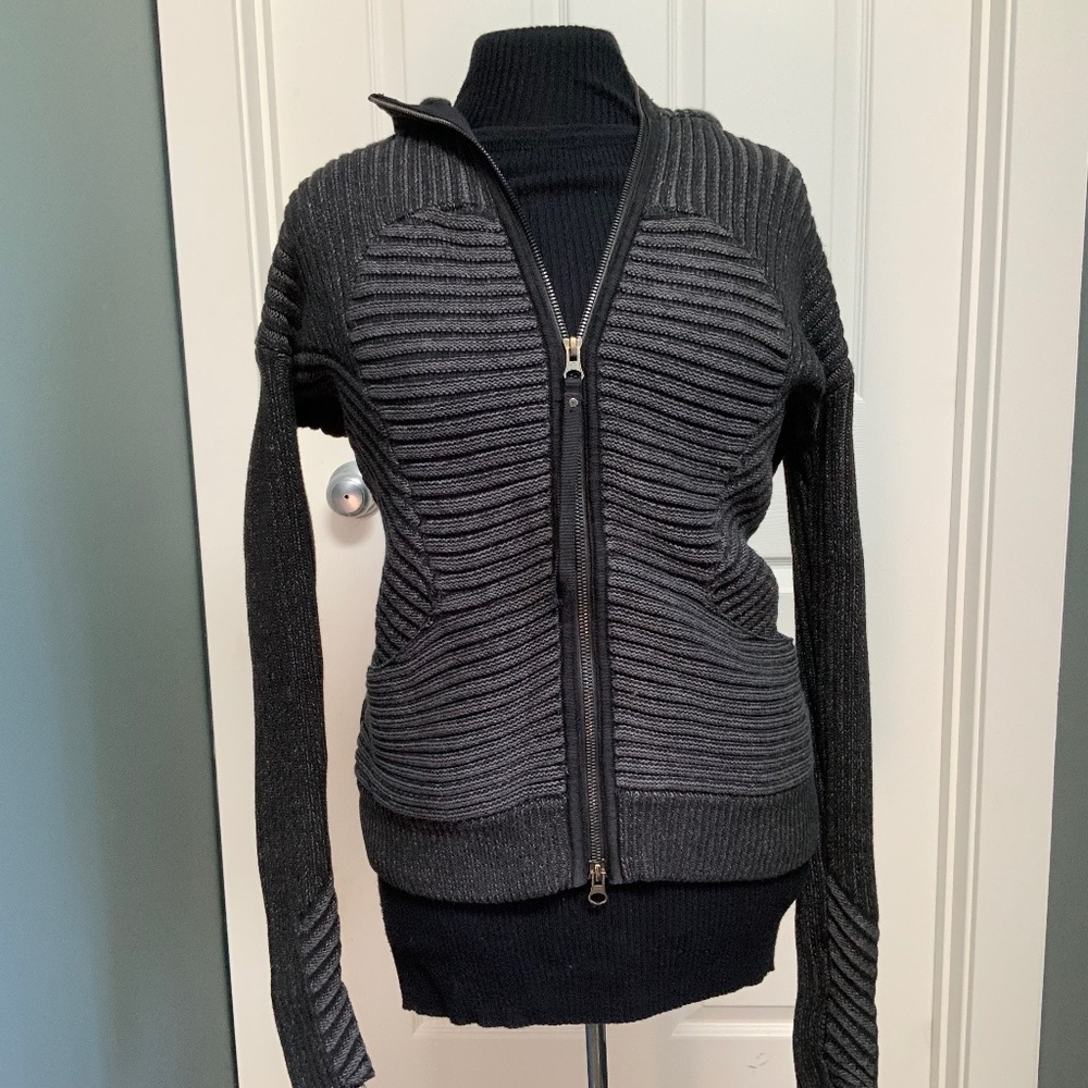 Lululemon Embrace Knit Hoodie in Black and Heather Grey (size six)